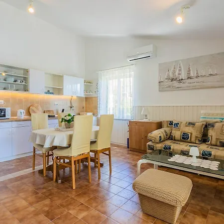 Anki Apartment Zivogosce